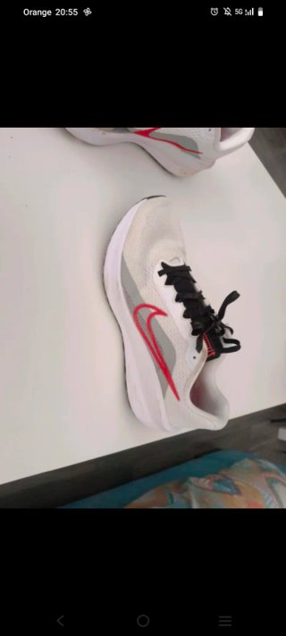 Zapatillas Nike Blancas y Rojas