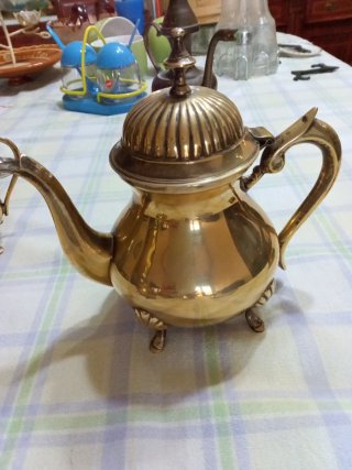 Juego de té decorativo dorado
