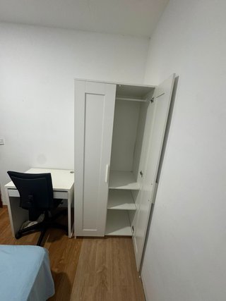 Se alquila habitación, les corts, BCN