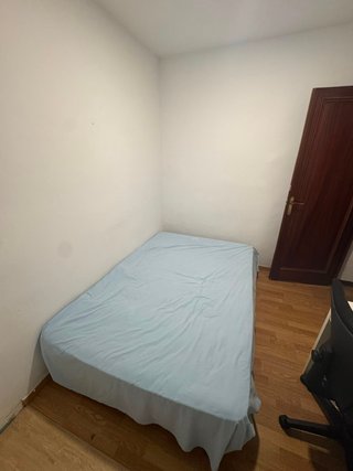 Se alquila habitación, les corts, BCN