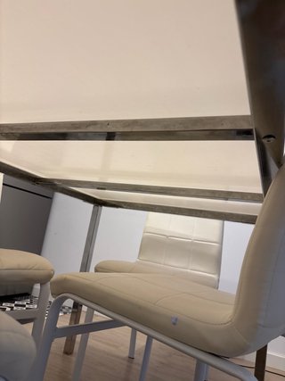 Mesa de comedor y 4 sillas