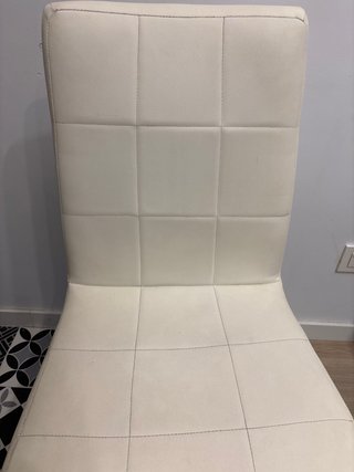 Mesa de comedor y 4 sillas