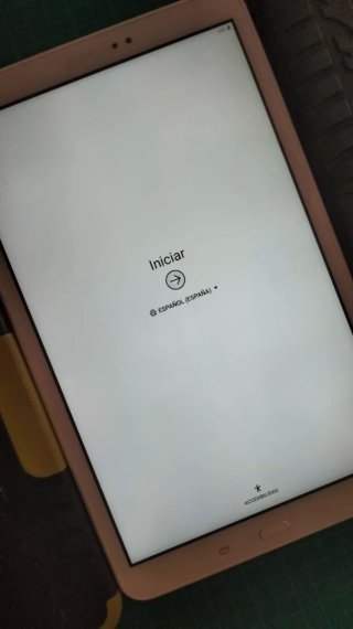 Samsung Tab A + 2 fundas