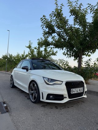 Audi A1 185 Stronic 3p - Full extras