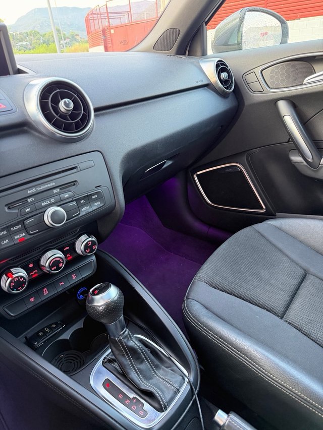 Audi A1 185 Stronic 3p - Full extras