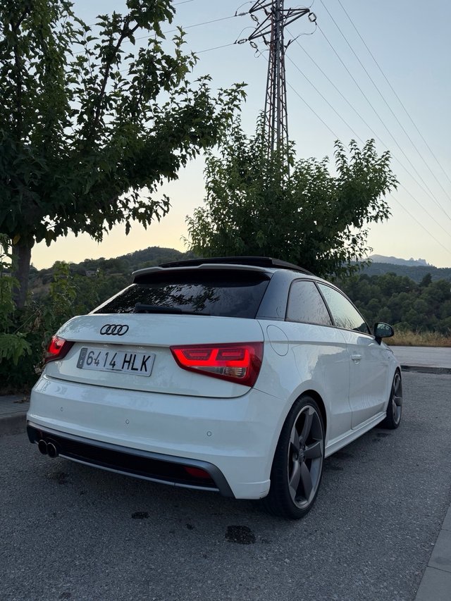Audi A1 185 Stronic 3p - Full extras