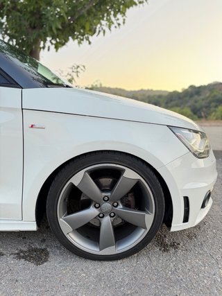 Audi A1 185 Stronic 3p - Full extras