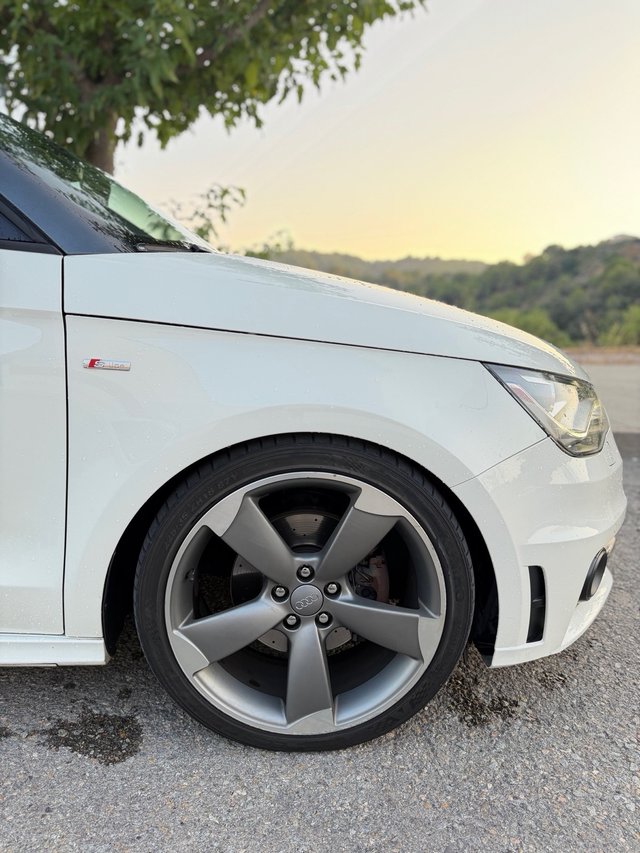 Audi A1 185 Stronic 3p - Full extras