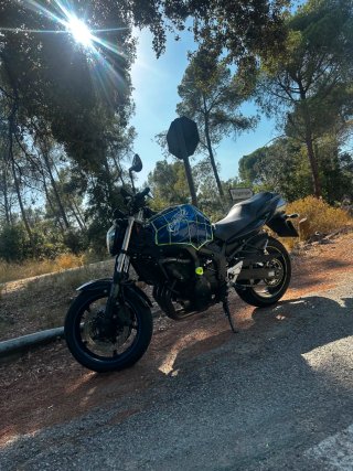 Yamaha FZ6 Naked Negra y Azul