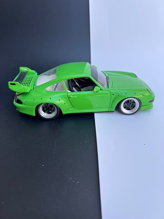 Porsche 911 UT Models 1/18