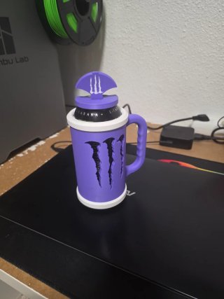 Vaso Monster Energy Morado y blanco con tapa