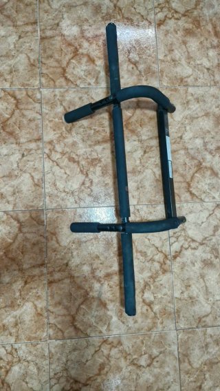 Barra de dominadas para puerta