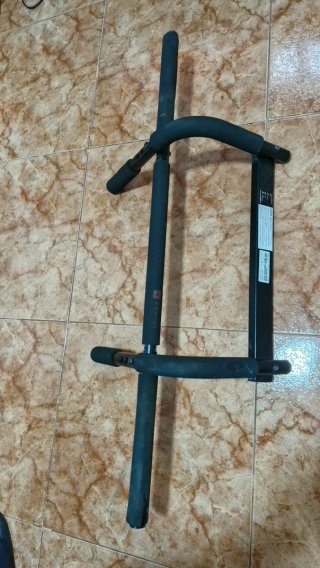 Barra de dominadas para puerta