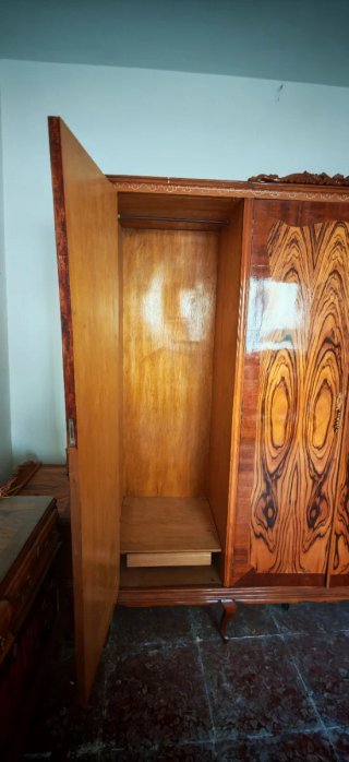 Armario de madera vintage