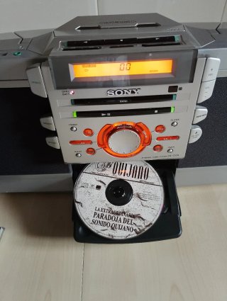 Reproductor Sony CD, K7, Radio 1999