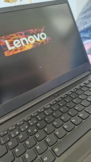Portátil Lenovo Gaming como nuevo, Garantia!!!