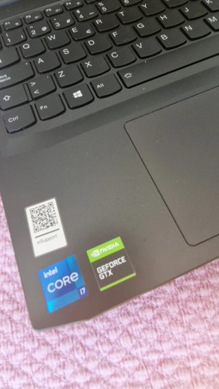 Portátil Lenovo Gaming como nuevo, Garantia!!!