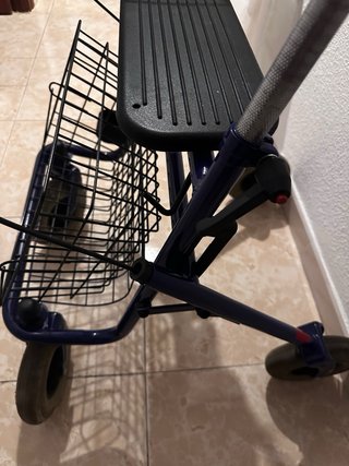 Carrito para persona mayores con cestillo