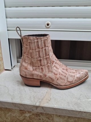 Botas de piel beige con textura número 39