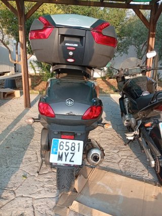 Piaggio MP3 500 LT Business Carnet Coche