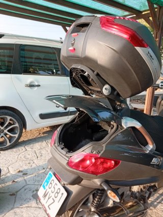 Piaggio MP3 500 LT Business Carnet Coche
