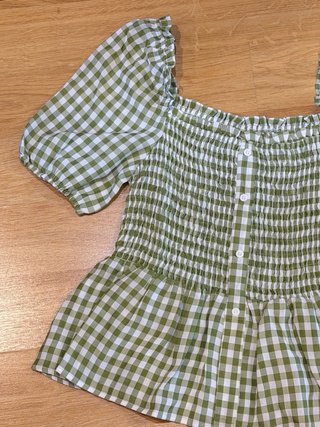 Blusa verde cuadros manga abullonada