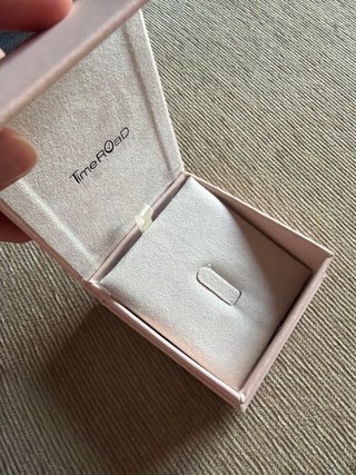 Cadena con espejo, pulsera y caja