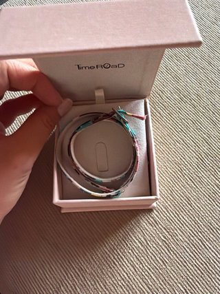 Cadena con espejo, pulsera y caja