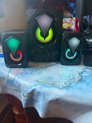 Altavoces con luces LED