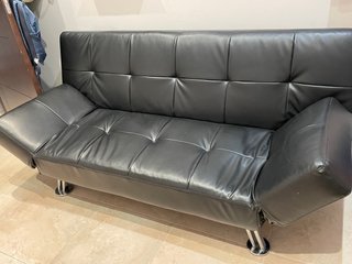 Sofá cama negro piel sintética