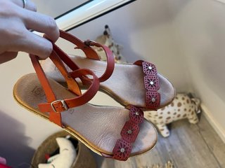 Sandalias Isabel Cuña Roja y Beige