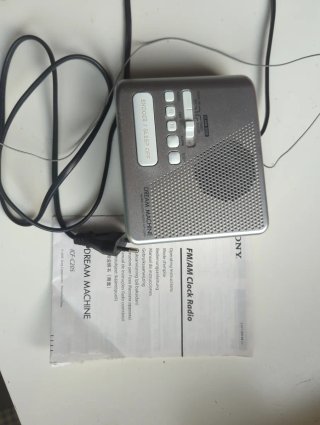 Radio Reloj Despertador Sony Plata/Blanco