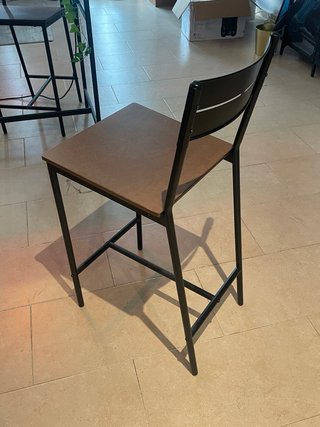 Mesa HÅVERUD IKEA + 2 taburetes