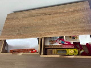 Mesa consola con 2 cajones y estante