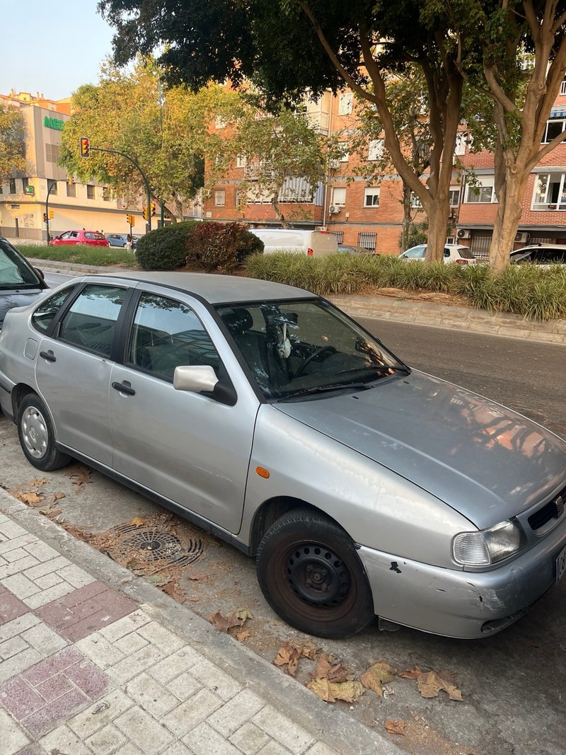 SEAT Cordoba 1999 - foto 1