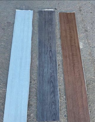 Suelo vinílico adhesivo imitación madera,