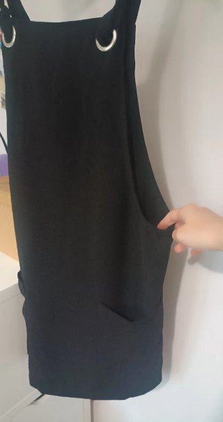 Peto Falda Negro con Bolsillos