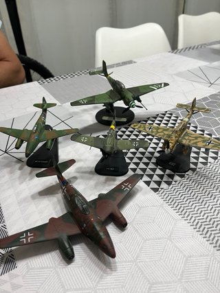 Pack Maquetas de aviones y tanques .