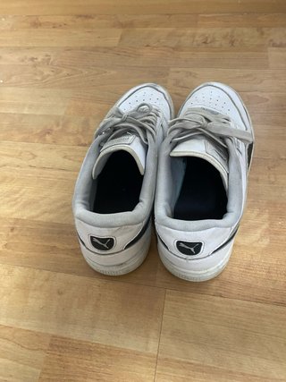 Zapatillas Puma Blancas y Negras