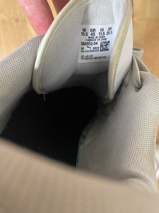Zapatillas Puma Blancas y Negras