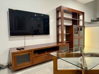 Mueble salón y mesa centro madera noble