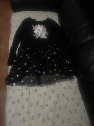 Vestido unicornio negro con tul brillante