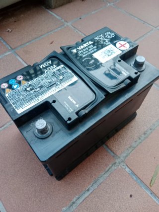 Batería Varta AGM 12V 68Ah 680A (Original SEAT/VW)