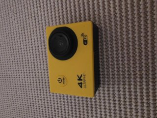 Mini cámara deportiva 4K con funda sumergible