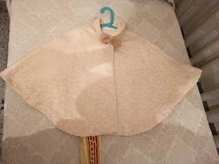 Capa Fallera Infantil Beige y Dorada(4 a 8 años).