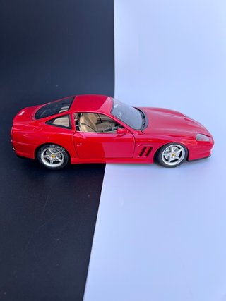 Ferrari 550 Maranello Burago 1/18