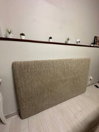 Cabecero de cama tapizado beige