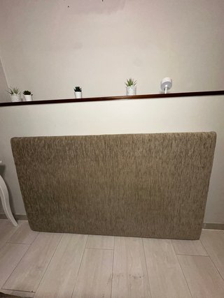 Cabecero de cama tapizado beige