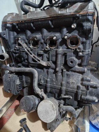 Motor Suzuki GSR 600