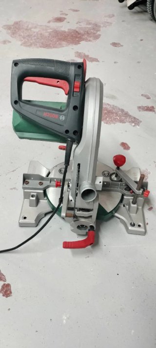 Ingletadora Bosch PCM 8